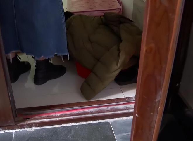 身母亲赶出家门背后真相令人泪目J9数字平台湖南14岁女儿将单(图4)