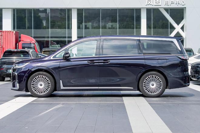 200mm配冷暖冰箱适合商务接待九游会网站全新岚图梦想家：轴距3(图3)