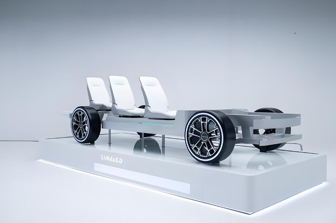 、中产焦虑与领克900精准命中的时代情绪J9国际集团奶爸车的政治经济学：二胎政策(图3)